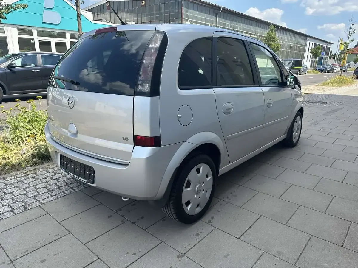 Gebraucht Opel Meriva Basis 90 PS (66 kW) 2007 Starsilber iii m2 Van / Kleinbus