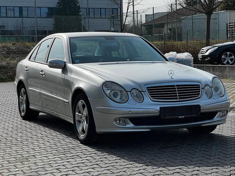 Gebraucht Mercedes E320 Avantgarde 224 PS (164 kW) 2004 Silber Limousine