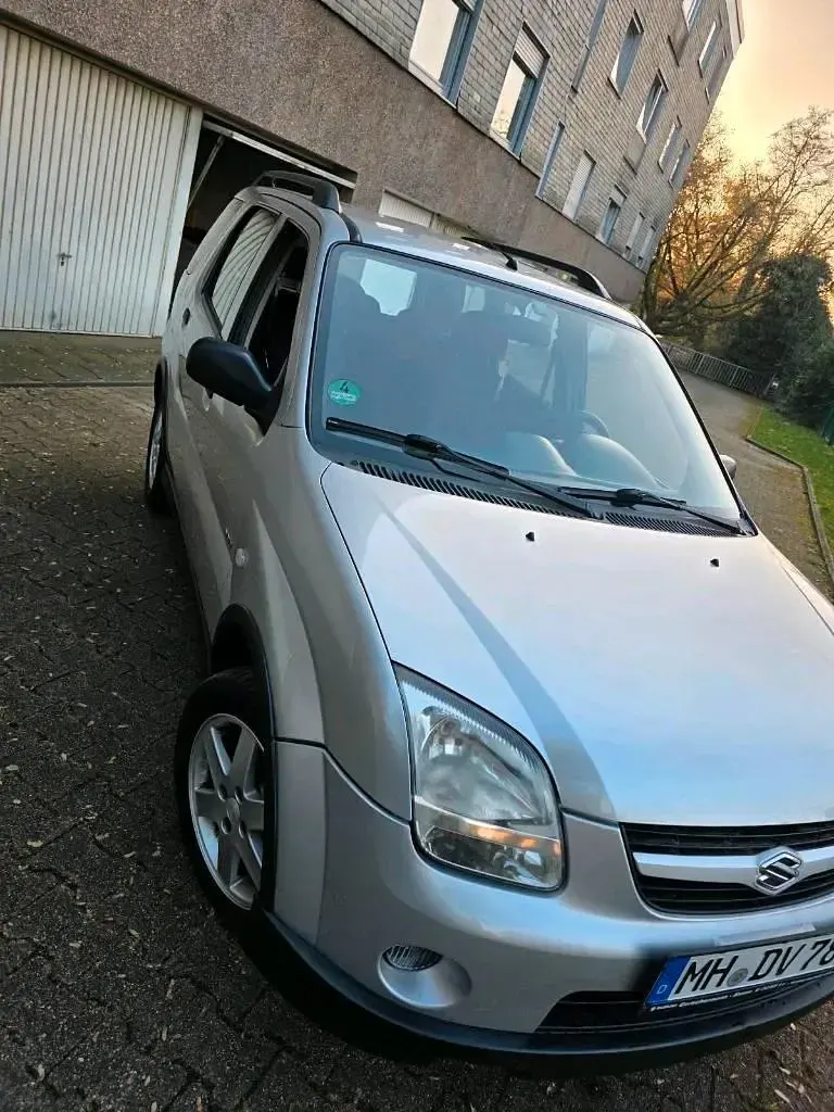 Gebraucht Suzuki Ignis Comfort 99 PS (72 kW) 2005 Silber Kleinwagen