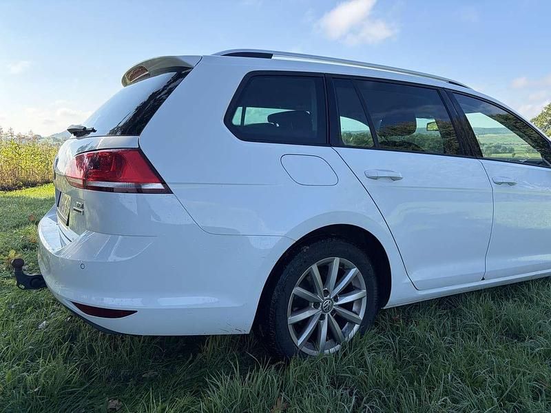 Gebraucht VW Golf VII LOUNGE 110 PS (80 kW) 2016 Limousine