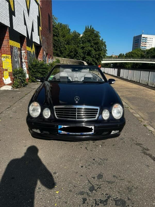 Blau Gebraucht 2003 Mercedes CLK200 Cabrio | 6.500 € - Bild 1/4