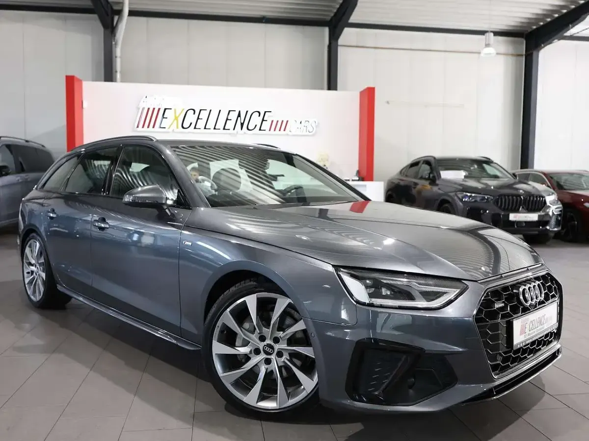 Gebraucht Audi A4 S-Line 204 PS (150 kW) 2023 Grau Kombi