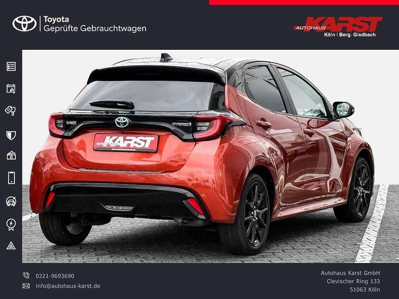 Gebraucht Toyota Yaris Hybrid Style 116 PS (85 kW) 2022 Infernorange metallic / dach s Kleinwagen