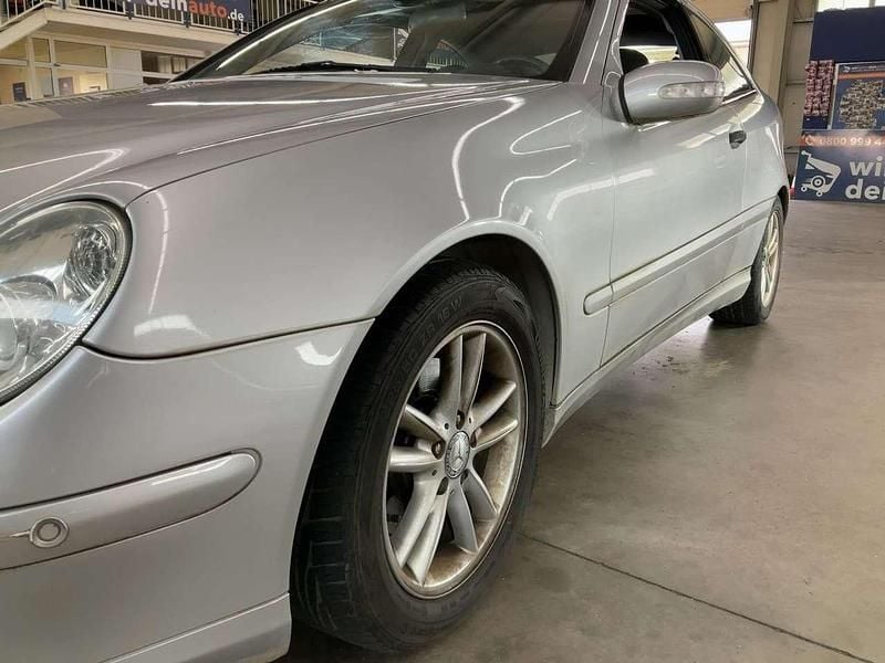 Gebraucht Mercedes C320 218 PS (160 kW) 2004 Brillantsilber Coupé