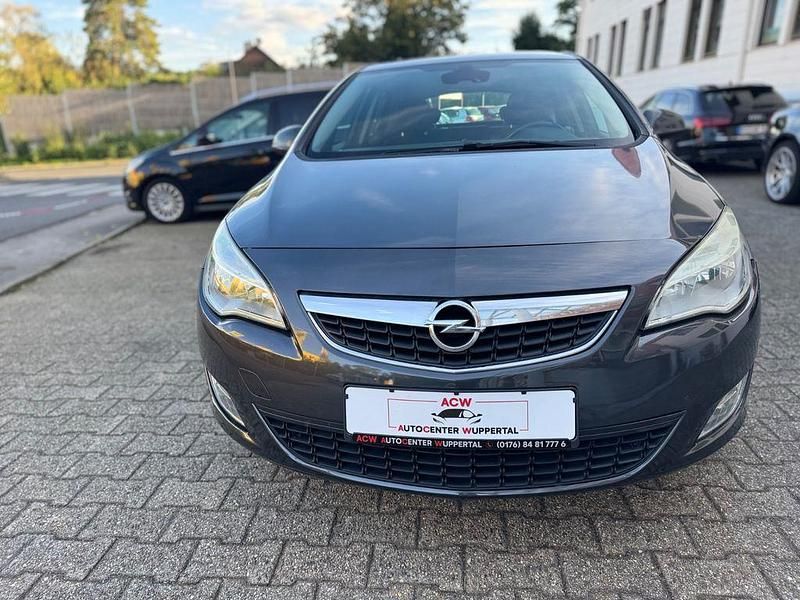 Gebraucht Opel Astra Edition 110 PS (80 kW) 2010 Grau Limousine