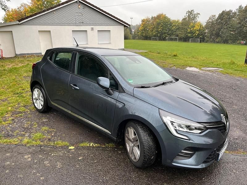 Grau Gebraucht 2019 Renault Clio IV Experience Limousine | 11.600 € (Fairer Preis) - Bild 1/4