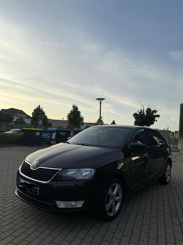 Schwarz Gebraucht 2013 Skoda Rapid Limousine | 5.499 € (Teuer) - Bild 1/4