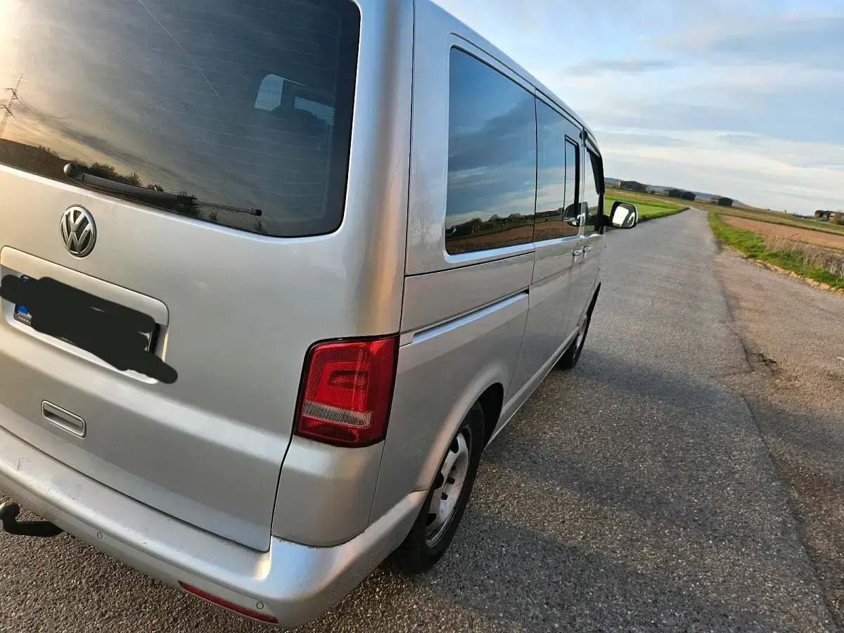 Używany VW Caravelle 179 KM (131 kW) 2013 Srebrny Van