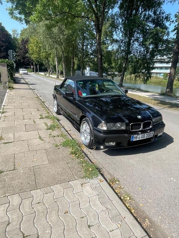 Schwarz Gebraucht 1996 BMW 320 Cabriolet M Sport Cabrio | 5.700 € - Bild 1/4