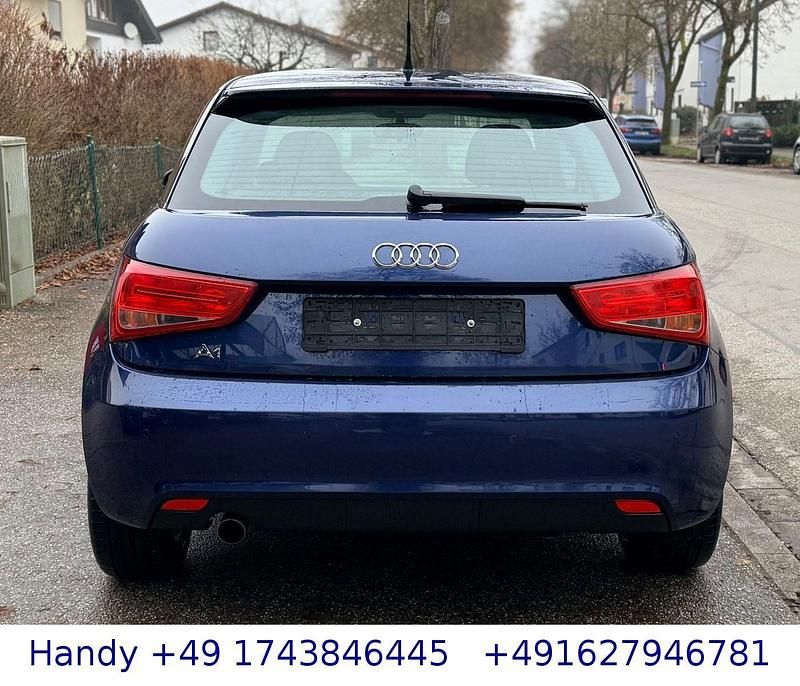 Gebraucht Audi A1 Attraction 90 PS (66 kW) 2013 Blau Kleinwagen