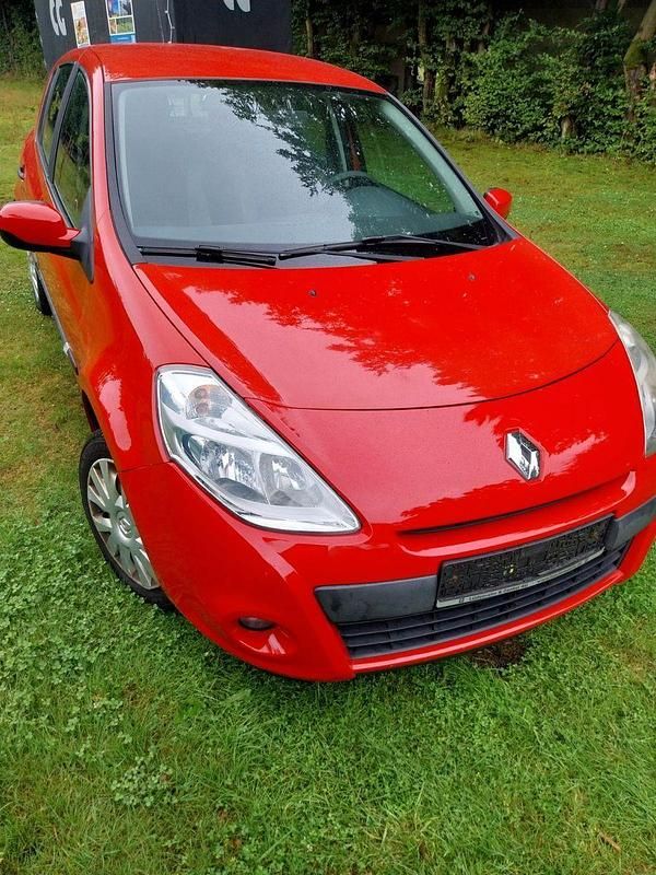 Gebraucht Renault Clio II Expression 75 PS (55 kW) 2011 Rot Kleinwagen