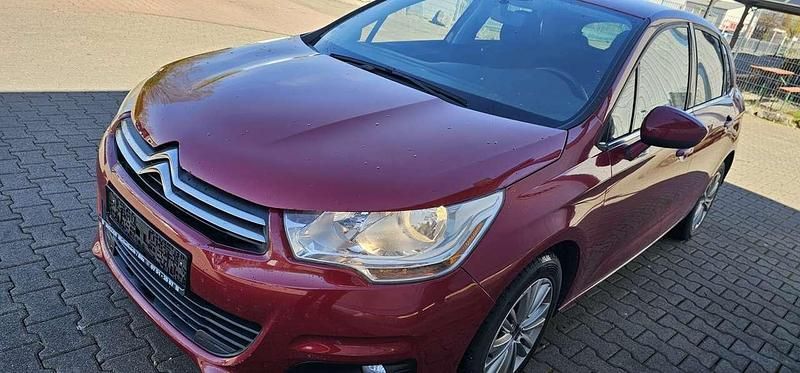 Gebraucht Citroën C4 Tendance 111 PS (81 kW) 2012 Rot babylone/metalliclackierun Kleinwagen