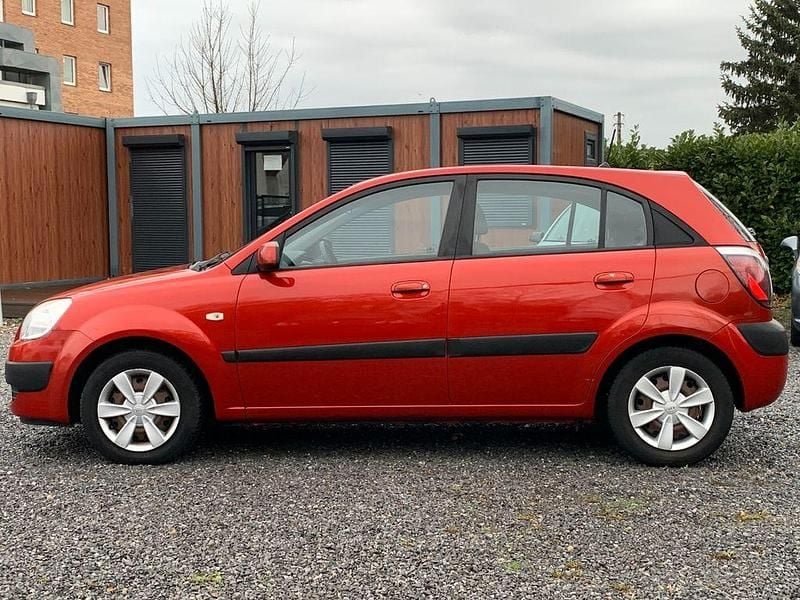Gebraucht Kia Rio EX 111 PS (81 kW) 2005 Rot Limousine