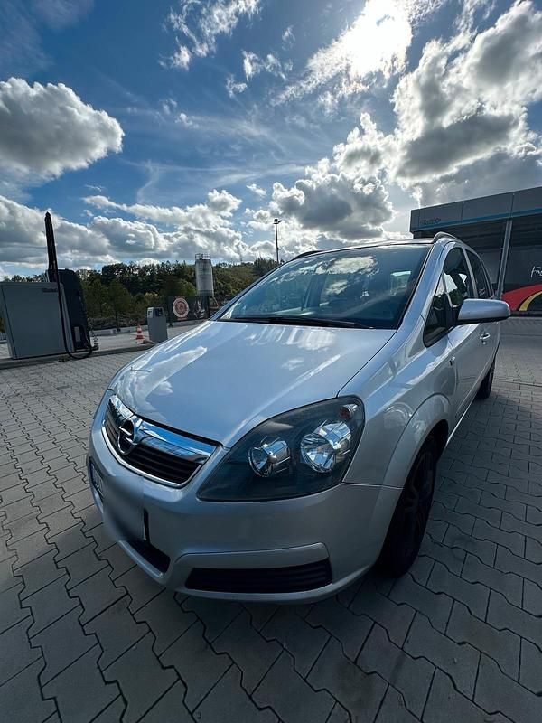 Grau Gebraucht 2005 Opel Zafira Van / Kleinbus | 3.900 € (Fairer Preis) - Bild 1/4