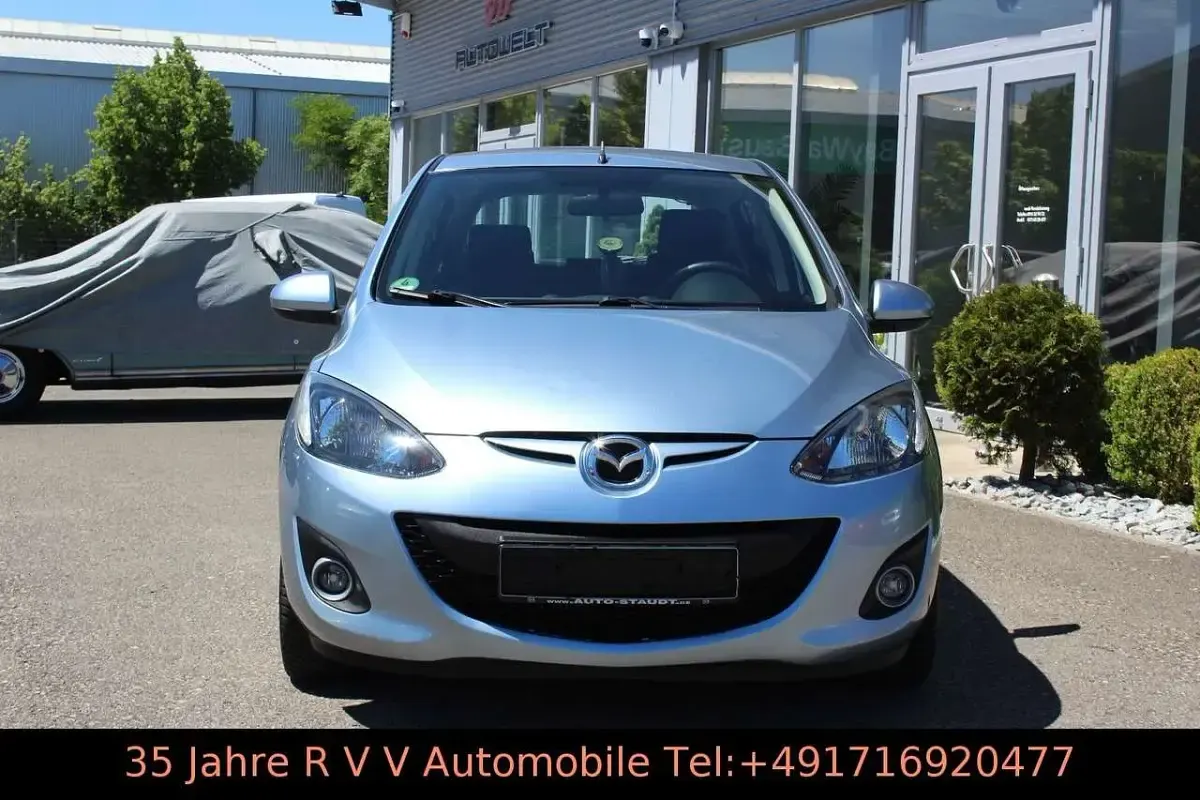 Gebraucht Mazda 2 Edition 84 PS (61 kW) 2013 Blau Kleinwagen