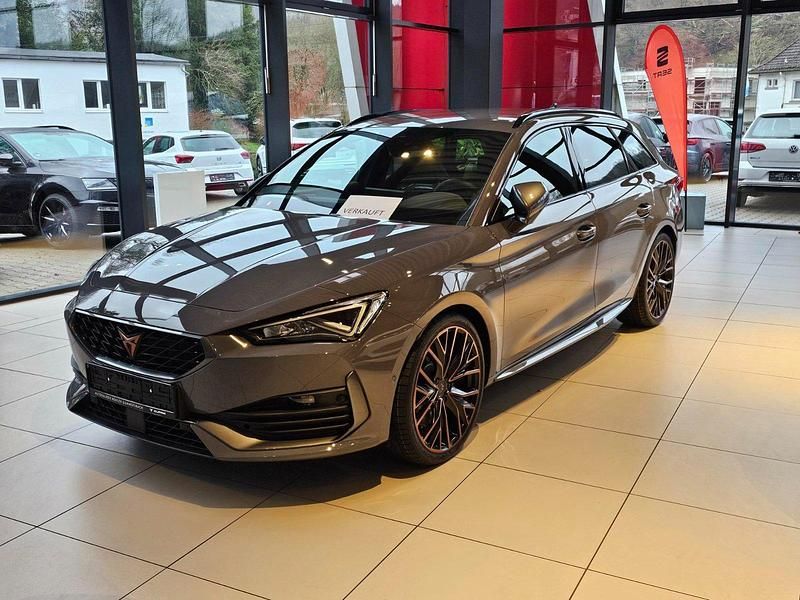 Grau Gebraucht 2024 Cupra Leon VZ Kombi | 32.900 € (Superpreis) - Bild 1/4