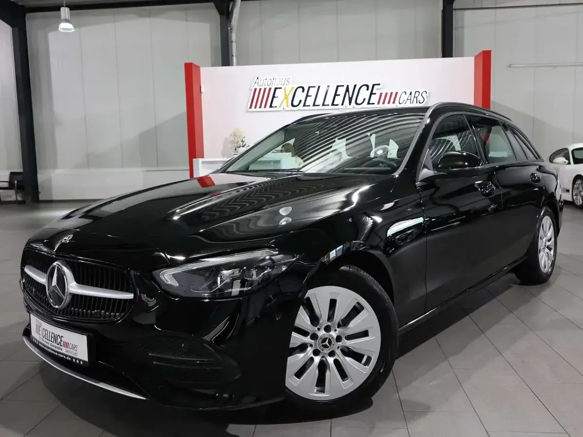 Gebraucht Mercedes C220 Business 200 PS (147 kW) 2023 Schwarz Kombi