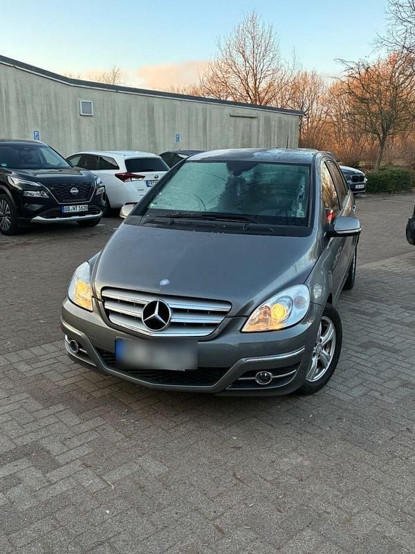 Gebraucht Mercedes B160 95 PS (69 kW) 2010 Grau Van / Kleinbus