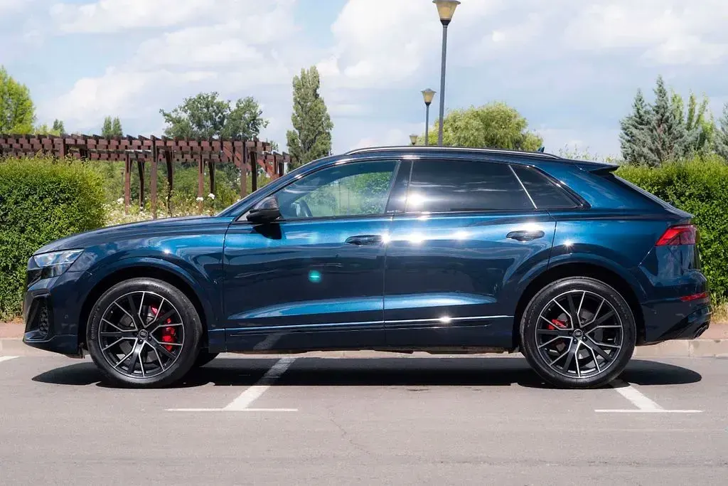 Gebraucht Audi SQ8 Sport 507 PS (372 kW) 2023 Blau SUV