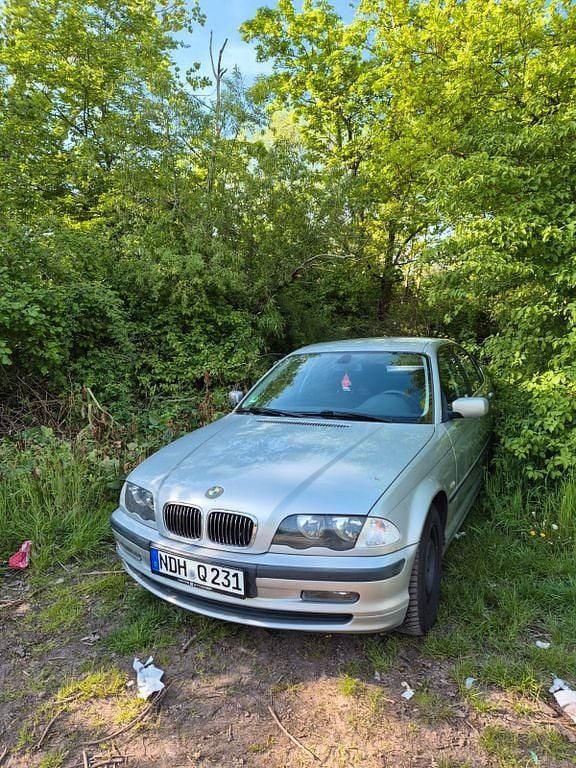 Gebraucht BMW 320 150 PS (110 kW) 1999 Silber Limousine