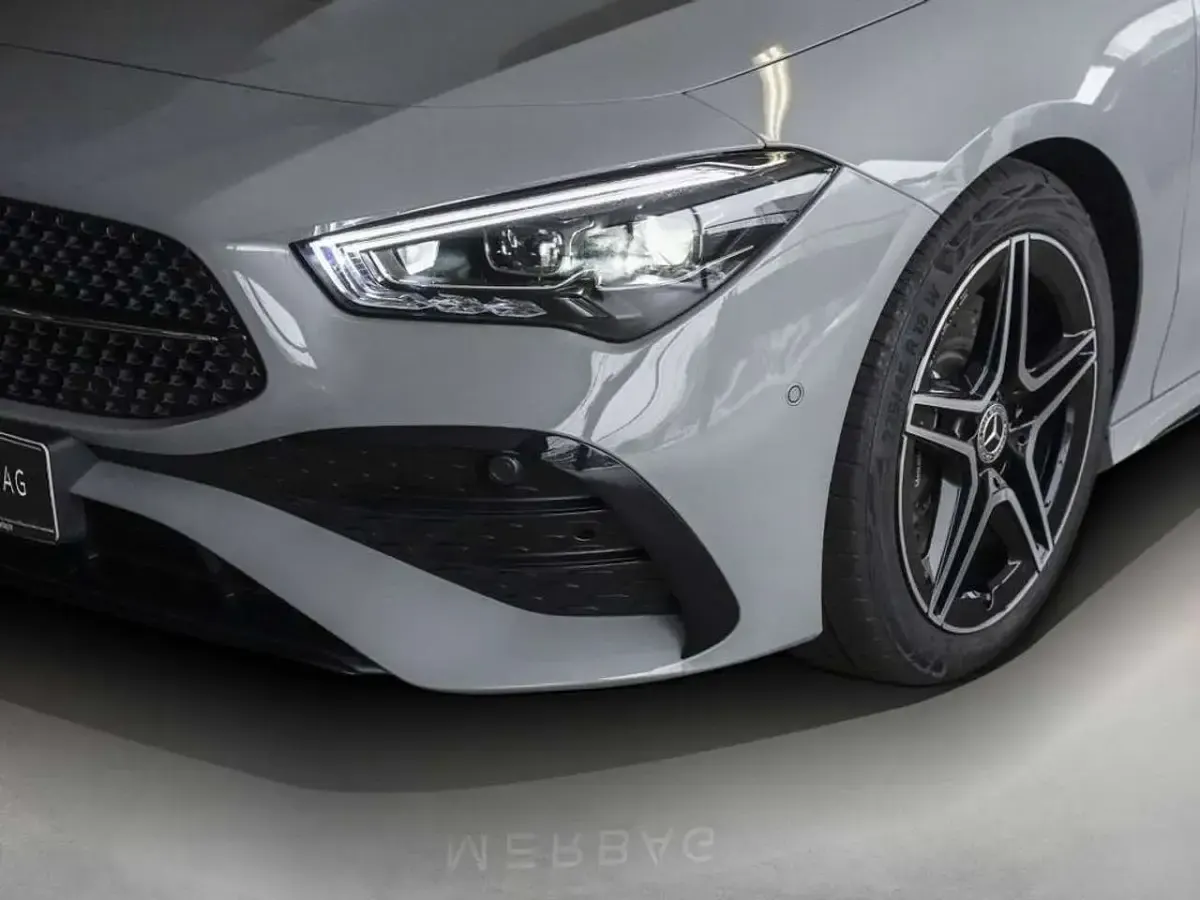 Gebraucht Mercedes CLA200 Edition 177 PS (130 kW) 2025 Alpingrau Kombi