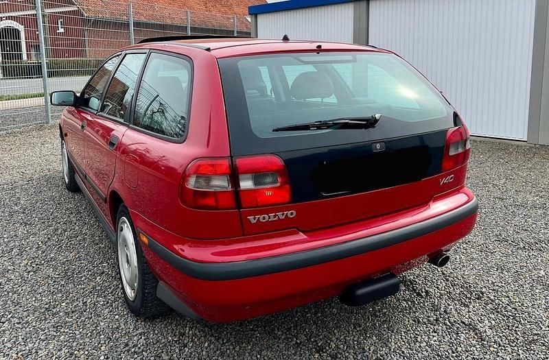 Gebraucht Volvo V40 122 PS (89 kW) 1997 Rot Kombi
