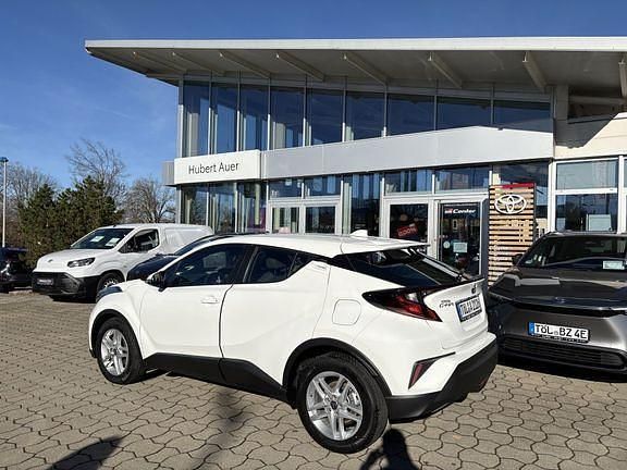 Gebraucht Toyota C-HR Basis 122 PS (89 kW) 2022 Schneeweiß SUV