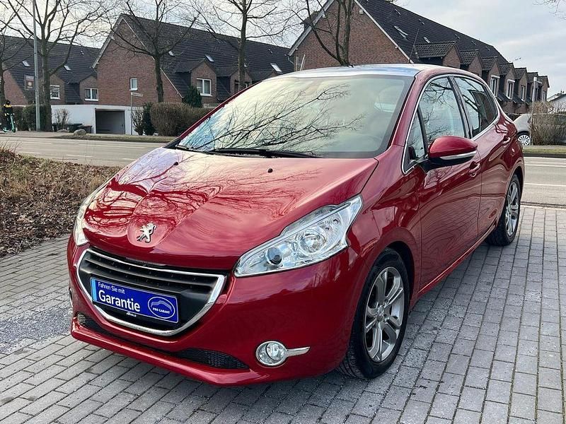 Rot Gebraucht 2014 Peugeot 208 Allure Kleinwagen | 7.990 € (Etwas zu teuer) - Bild 1/4
