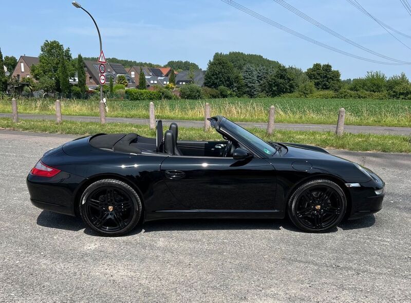 Schwarz Gebraucht 2005 Porsche 911 Carrera Cabriolet Cabrio | 59.911 € (Teuer) - Bild 1/4