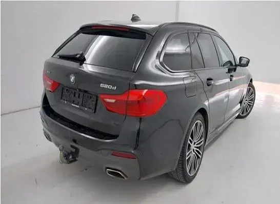 Gebraucht BMW 520 Shadowline 190 PS (139 kW) 2019 Saphirschwarz Kombi
