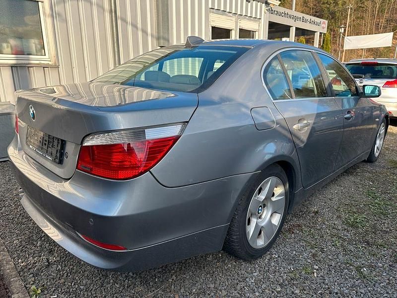 Gebraucht BMW 520 170 PS (125 kW) 2003 Grau Limousine