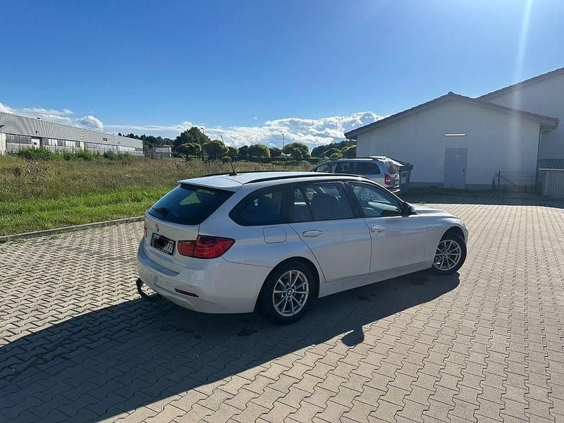 Gebraucht BMW 318 143 PS (105 kW) 2014 Weiß Kombi