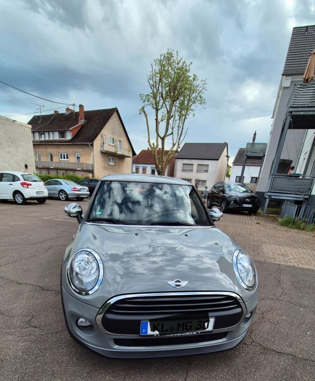 Grau Gebraucht 2017 Mini ONE Kleinwagen | 11.599 € (Fairer Preis) - Bild 1/4