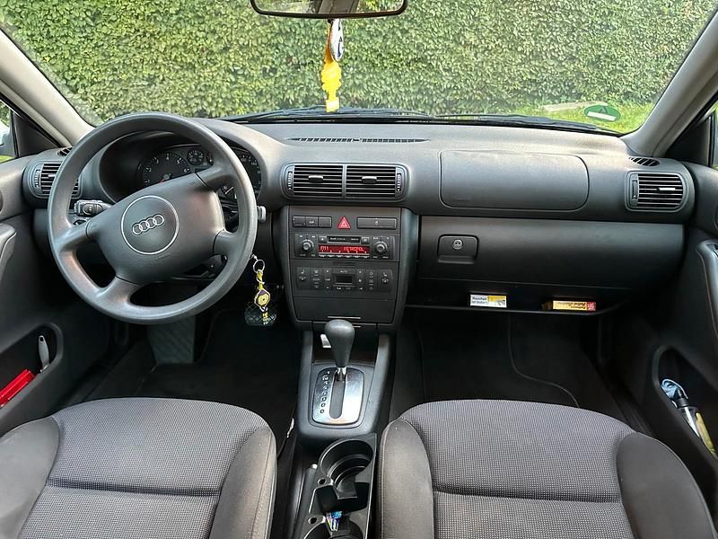 Silber Gebraucht 2003 Audi A3 Kleinwagen | 1.750 € (Superpreis) - Bild 1/4