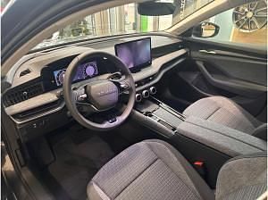 Neu Skoda Superb Selection 150 PS (110 kW) 2025 Grau (graphitegrau metallic) Kombi