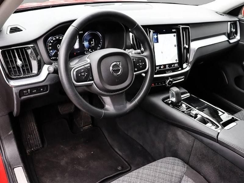 Gebraucht Volvo V60 Core 398 PS (292 kW) 2022 Rot Kombi
