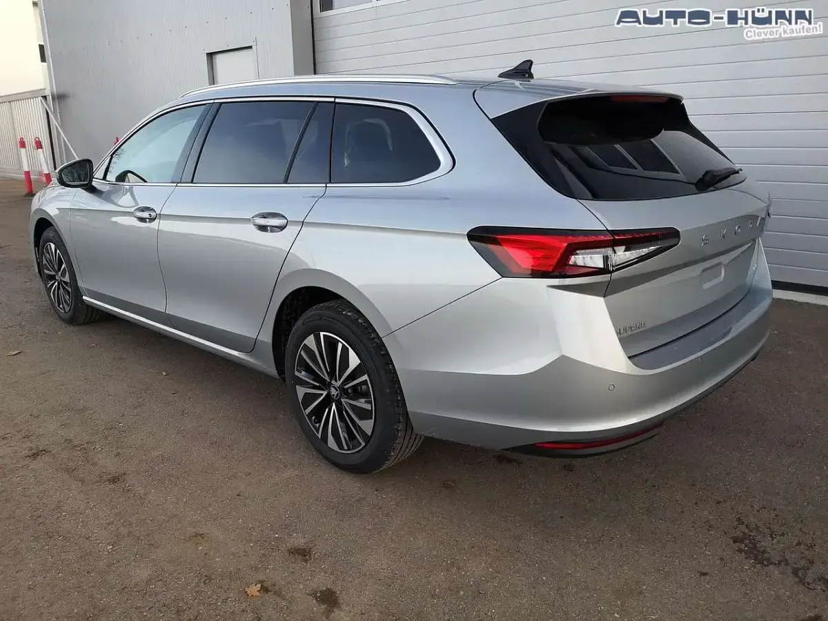 Nuova Skoda Superb Selection 193 CV (141 kW) 2025 Argento Station wagon