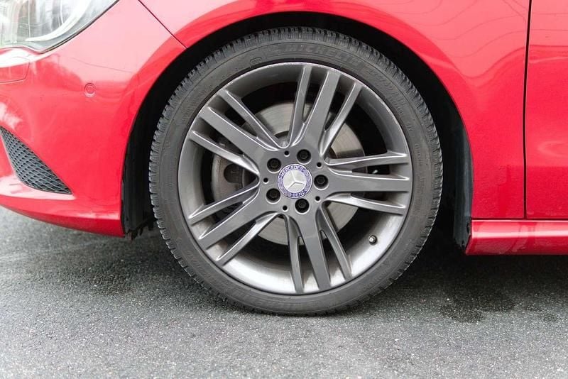 Gebraucht Mercedes CLA250 211 PS (155 kW) 2015 Rot Limousine