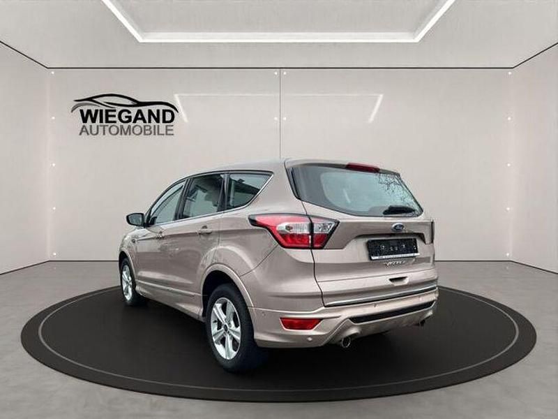 Gebraucht Ford Kuga Vignale 179 PS (131 kW) 2017 Beige SUV