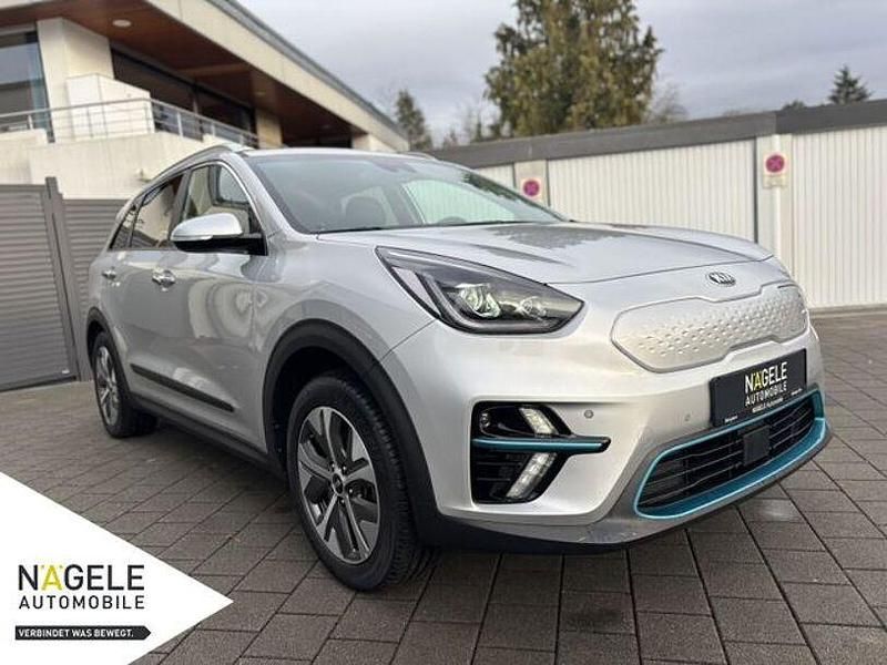 Gebraucht Kia e-Niro Spirit 150 kW (204 PS) 2021 Seidensilber met SUV