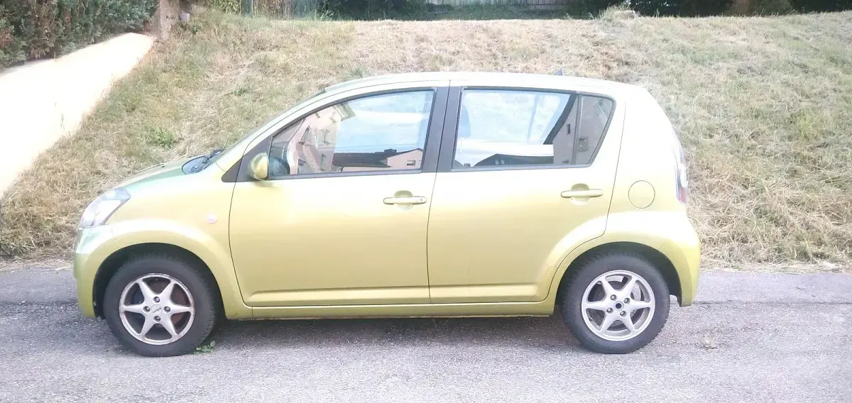 Gebraucht Daihatsu Sirion 87 PS (63 kW) 2009 Grün Kleinwagen