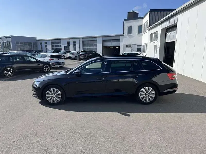 Gebraucht Skoda Superb Ambition 200 PS (147 kW) 2021 Schwarzmagic Kombi