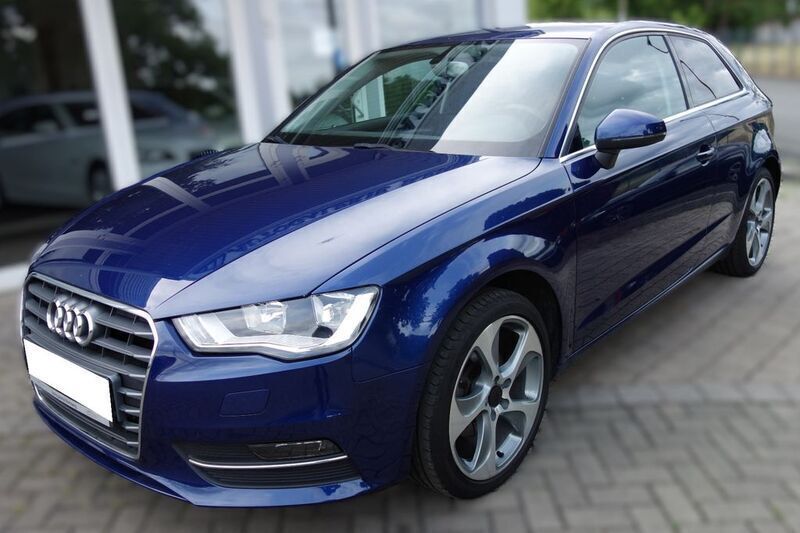 Blau Gebraucht 2013 Audi A3 Ambiente Limousine | 10.500 € (Fairer Preis) - Bild 1/4