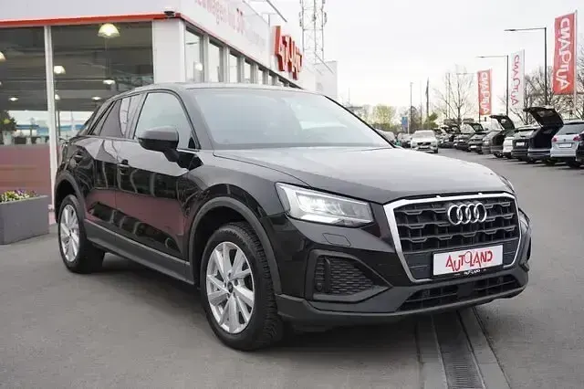 Gebraucht Audi Q2 Basis 150 PS (110 kW) 2022 Schwarz SUV