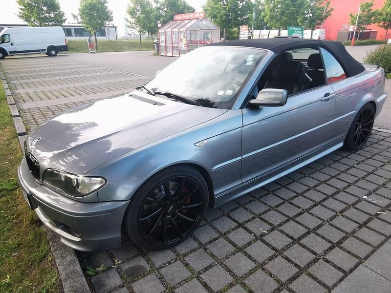 Grau Gebraucht 2004 BMW 330 Cabriolet M Sport Cabrio | 9.900 € - Bild 1/4