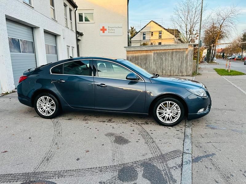 Gebraucht Opel Insignia 220 PS (161 kW) 2009 Blau Limousine