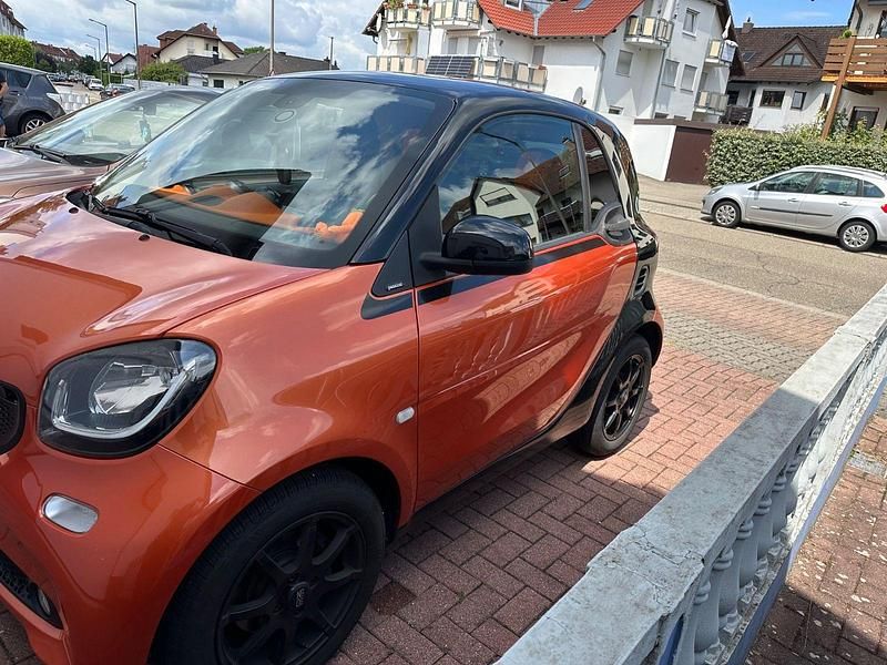 Orange Gebraucht 2015 Smart ForTwo Coupé Coupé | 5.999 € (Fairer Preis) - Bild 1/4