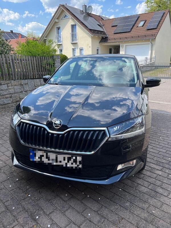 Schwarz Gebraucht 2018 Skoda Fabia Clever Kleinwagen | 9.200 € (Guter Preis) - Bild 1/4