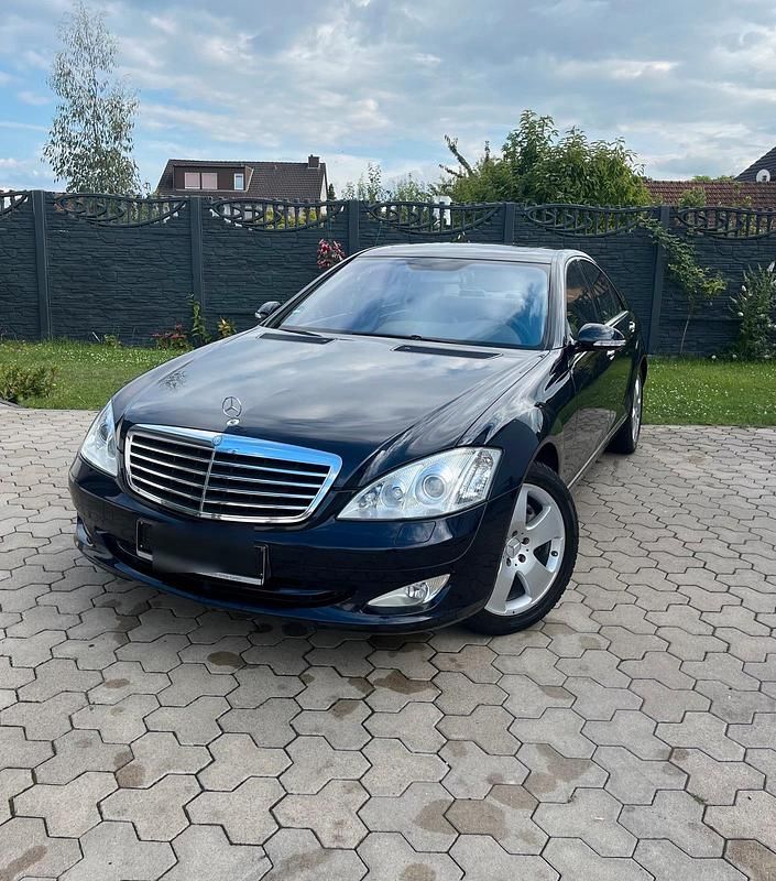 Blau Gebraucht 2006 Mercedes S500 Limousine | 15.999 € (Fairer Preis) - Bild 1/4