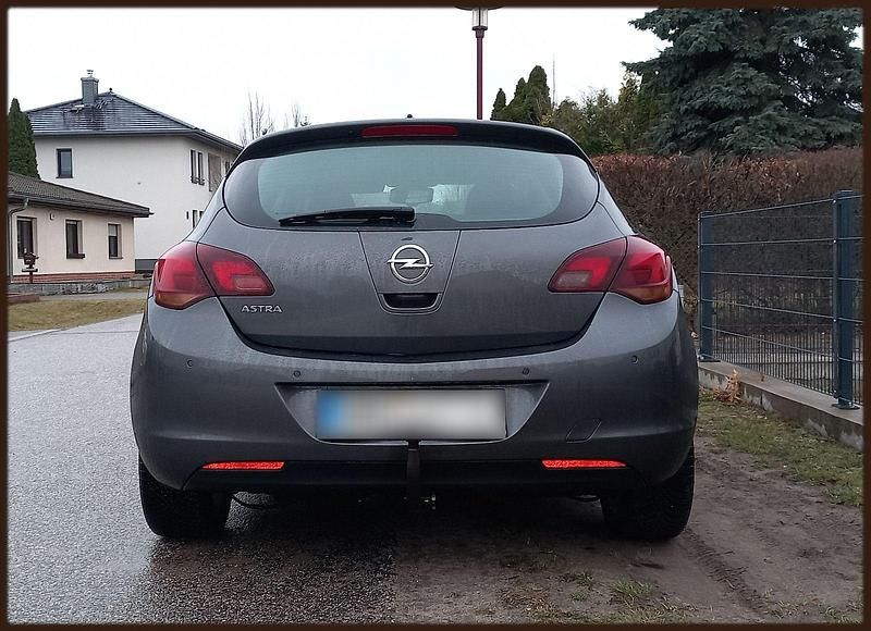 Gebraucht Opel Astra 116 PS (85 kW) 2010 Grau Limousine